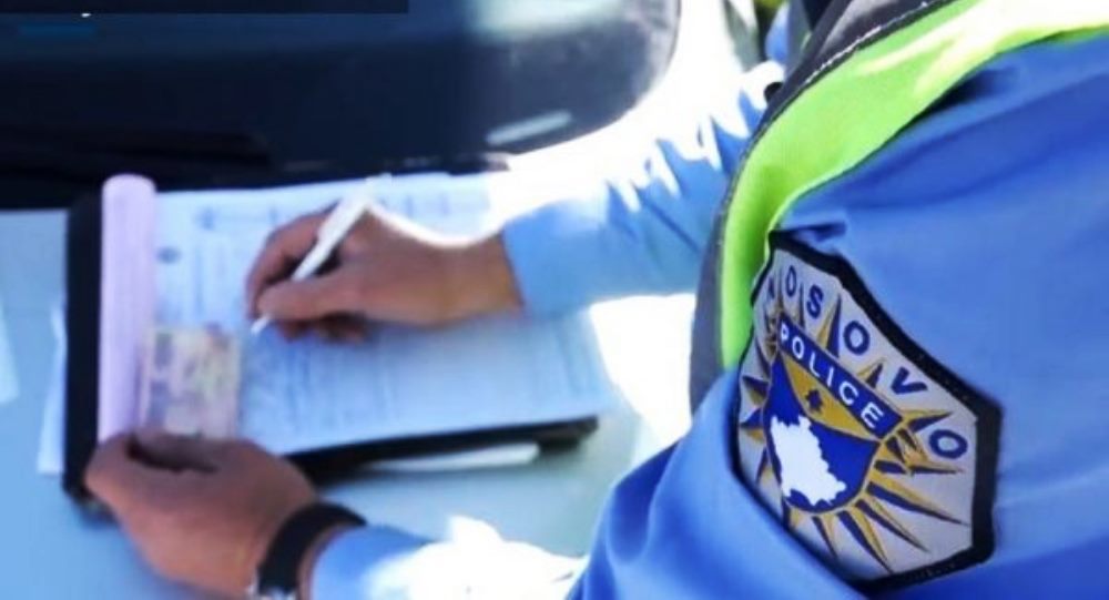 Qeveria e Kosoves shtyn me 48 ore nisjen e gjobave per targat